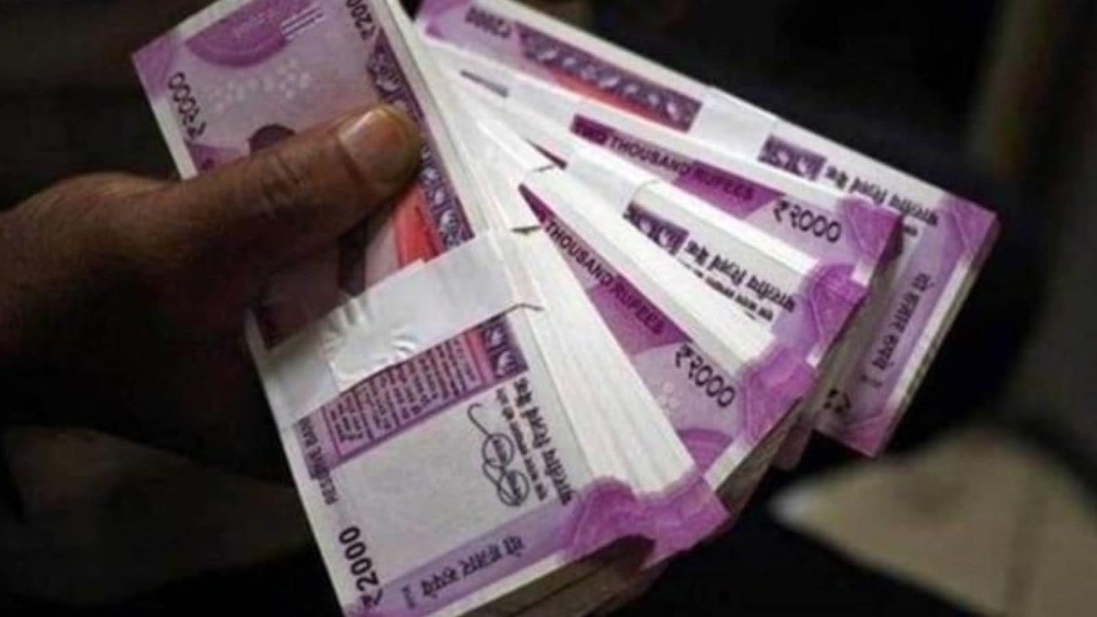 Caught ‘taking bribe', Delhi cop suffers anxiety attack, lands in hospital