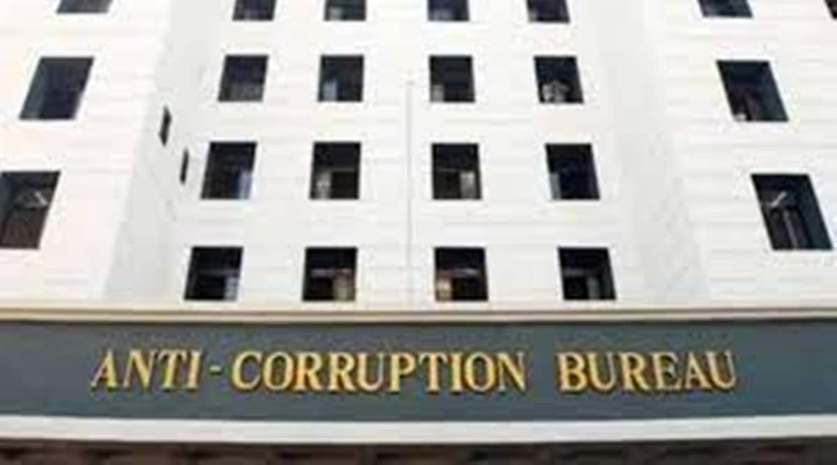 Sanitary inspector, junior engineer caught red-handed in separate cases of bribery