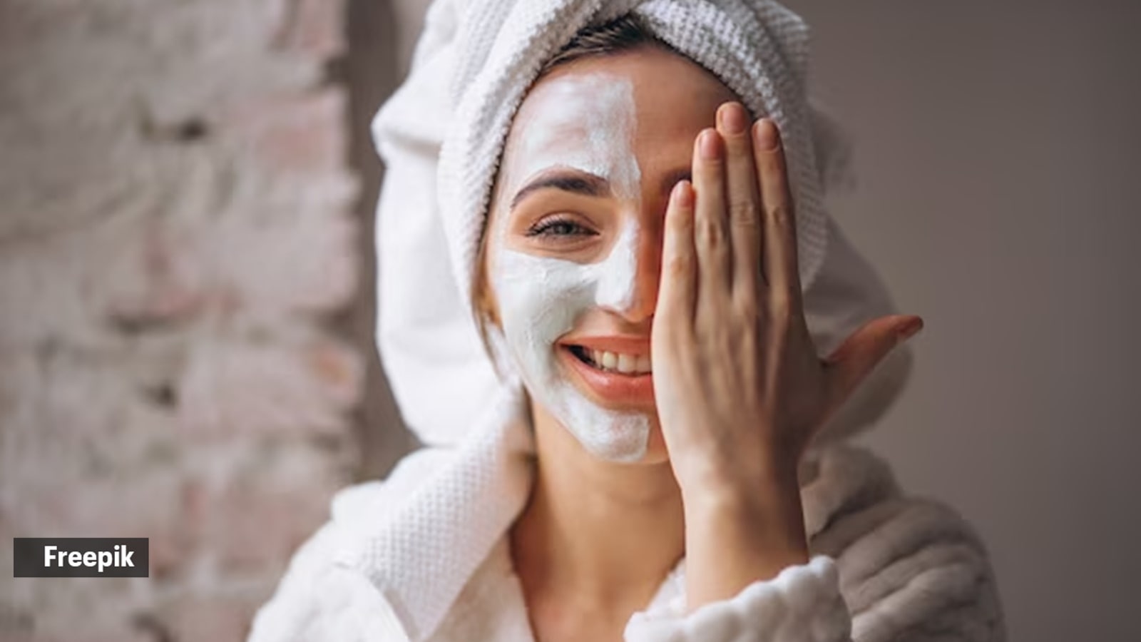 Deepika Padukone's former nutritionist Shweta Shah swears by this every day face pack for glowing skin; we verify