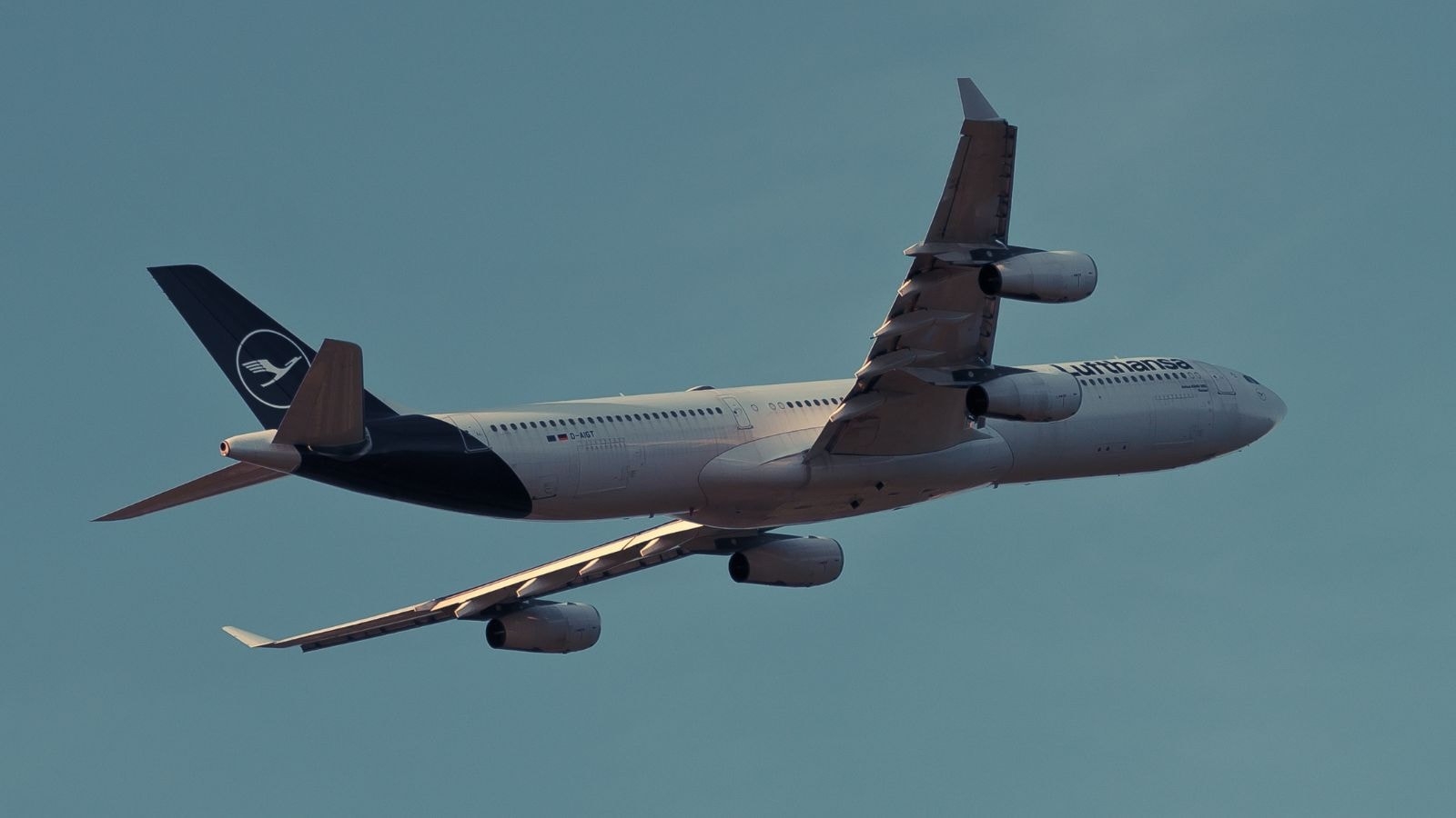 Lufthansa Hyderabad-bound flight diverted back to Frankfurt over bomb threat