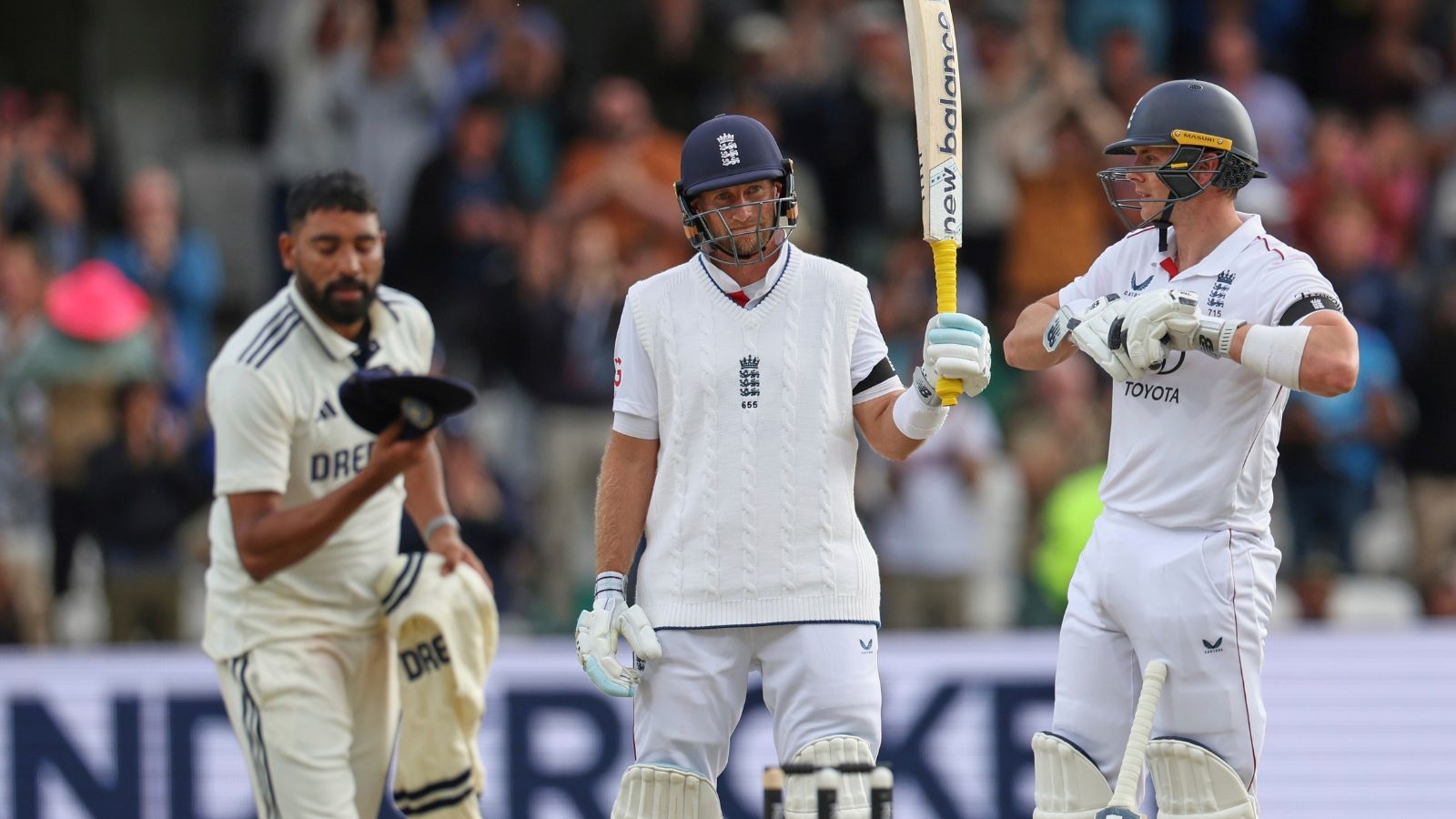 How does Joe Root unwind? Sketching on IPad and playing the guitar