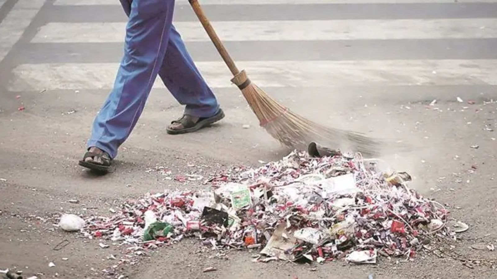 Gurgaon civic body to hire 144 sanitation inspectors for better supervision