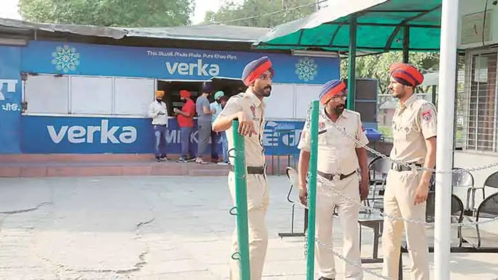 2015 Verka case: Cops in civilian clothes firing at vehicle occupant cannot be considered official duty, says SC