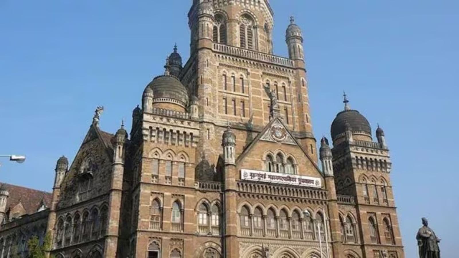 What is BMC's new waste collection plan and why labour unions are opposing it