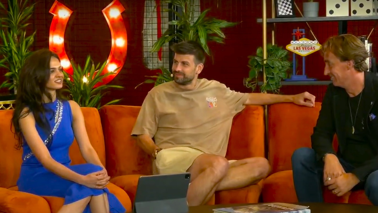 When Gerard Pique was left stunned by Magnus Carlsen sacrificing his queen in game