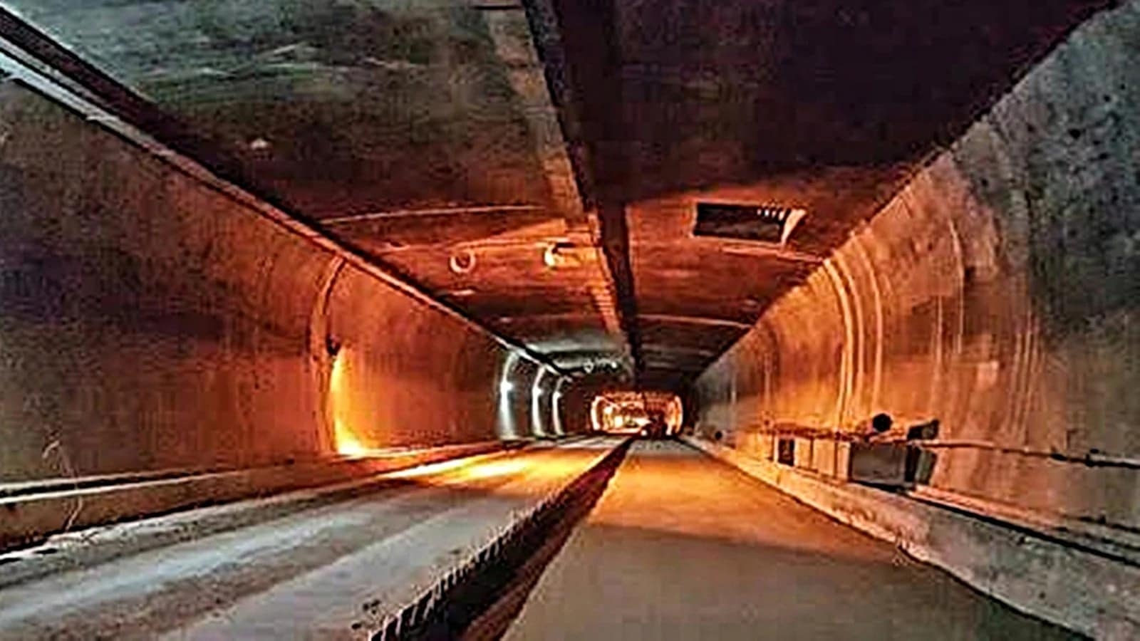 54 containers carrying parts for Goregaon Mulund Link Road arrive from Japan