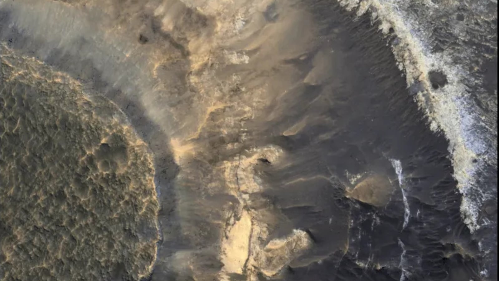 Life on Mars? Thick clay layers on red planet might hold the answer