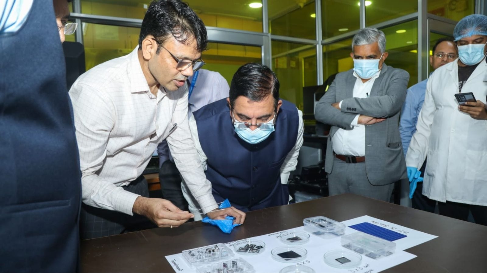 New solar cell tech developed at IIT-Bombay a gamechanger: Union minister