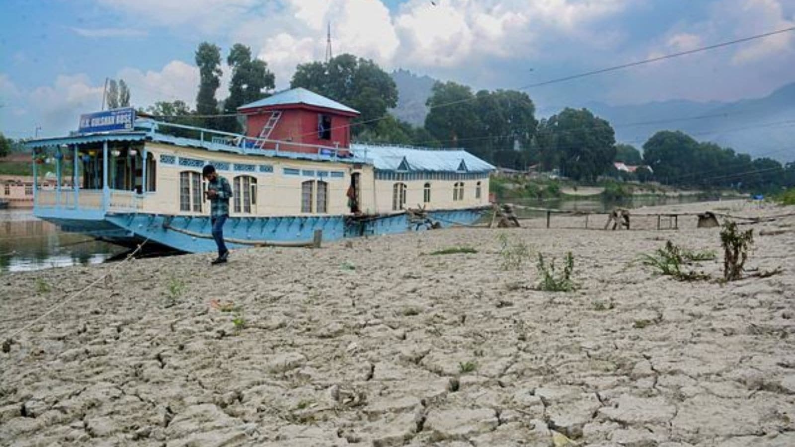 Valley swelters: Srinagar city sees highest day temperature in 7 decades, Pahalgam simmers too