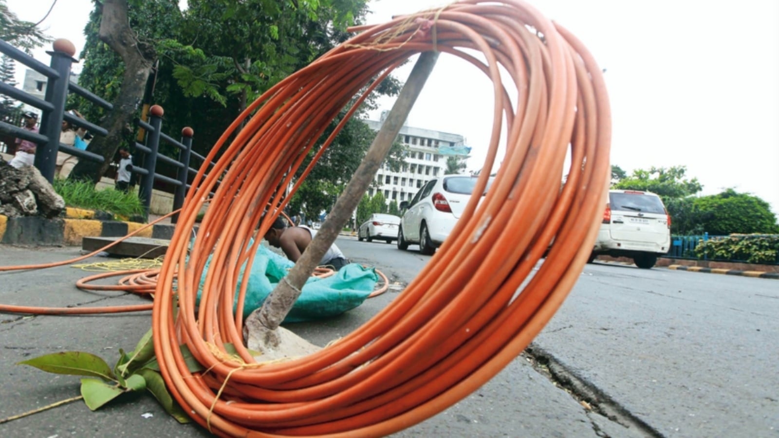 MTNL defaults on loans worth Rs 8,585 crore from 7 public sector banks