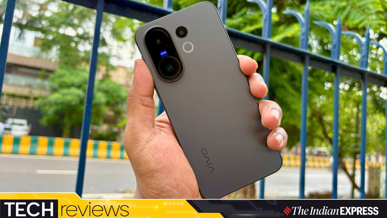 I tried the Vivo X200 FE for a week; here's why it may be 2025's best compact phone