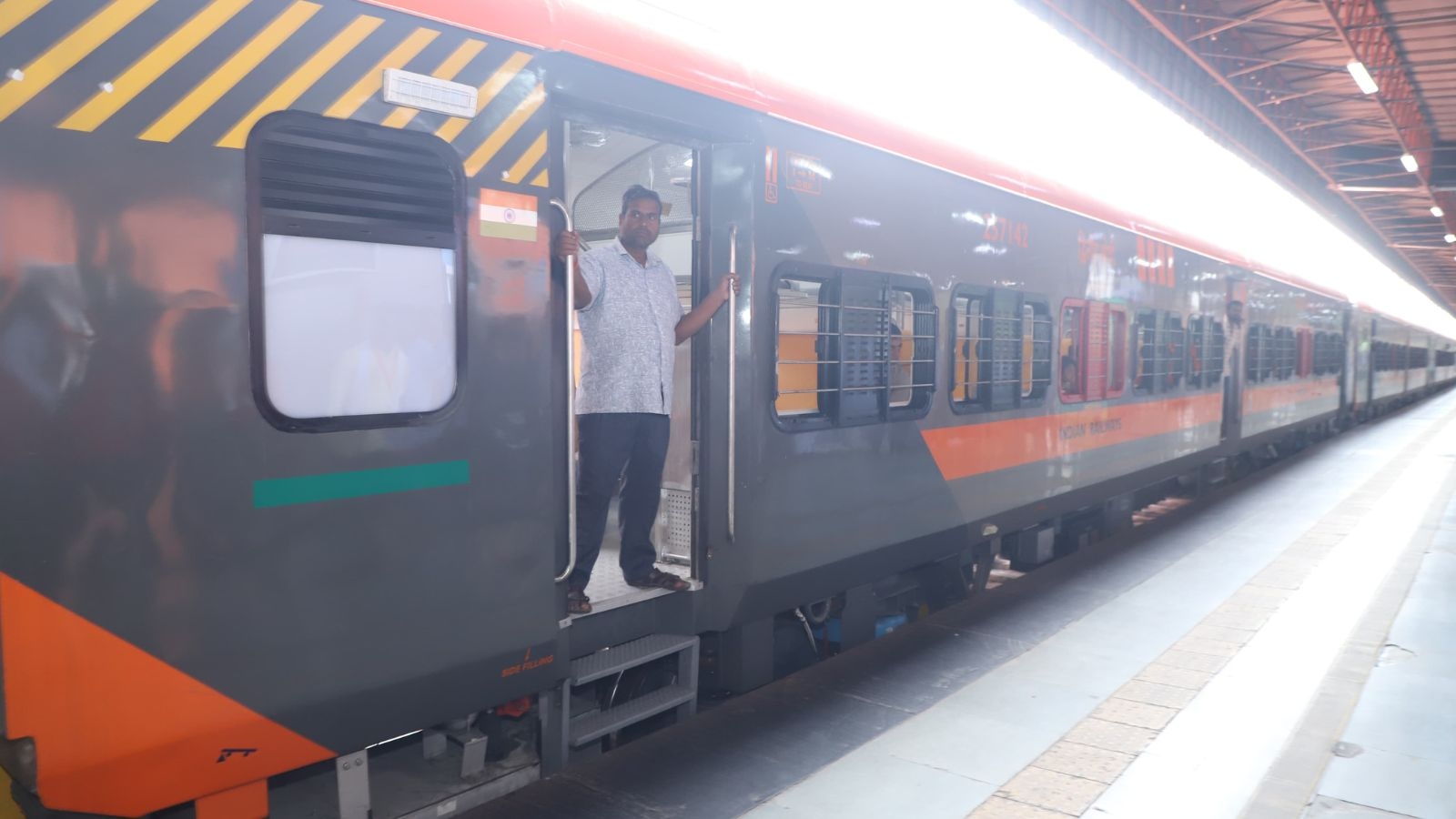 Malda Town to Lucknow Amrit Bharat Express train: Check travel time, ticket price, time table, stoppages