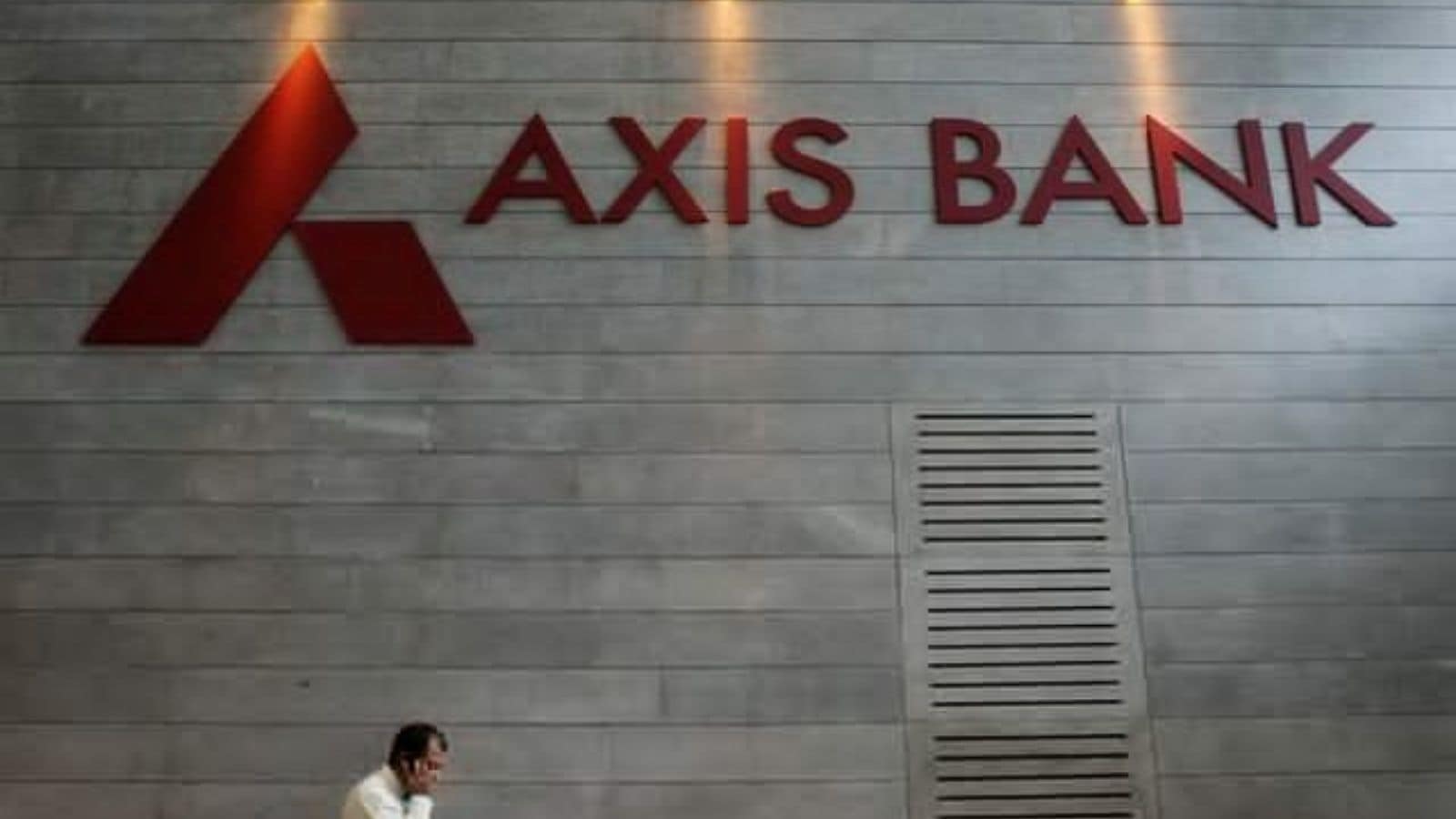 Axis Bank share price tumbles over 6% after Q1 earnings