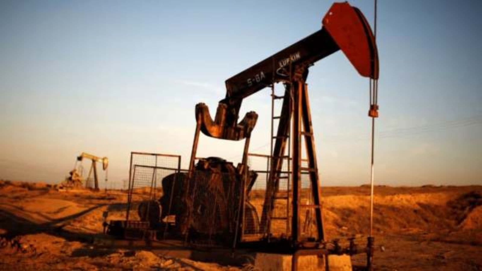 EU announces sanctions on Rosneft-backed Nayara Energy, lowers price cap on Russian crude