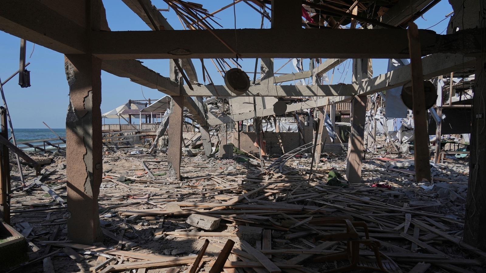 At least 41 killed as Israeli forces strike on Gaza seafront cafe ahead of ceasefire talks