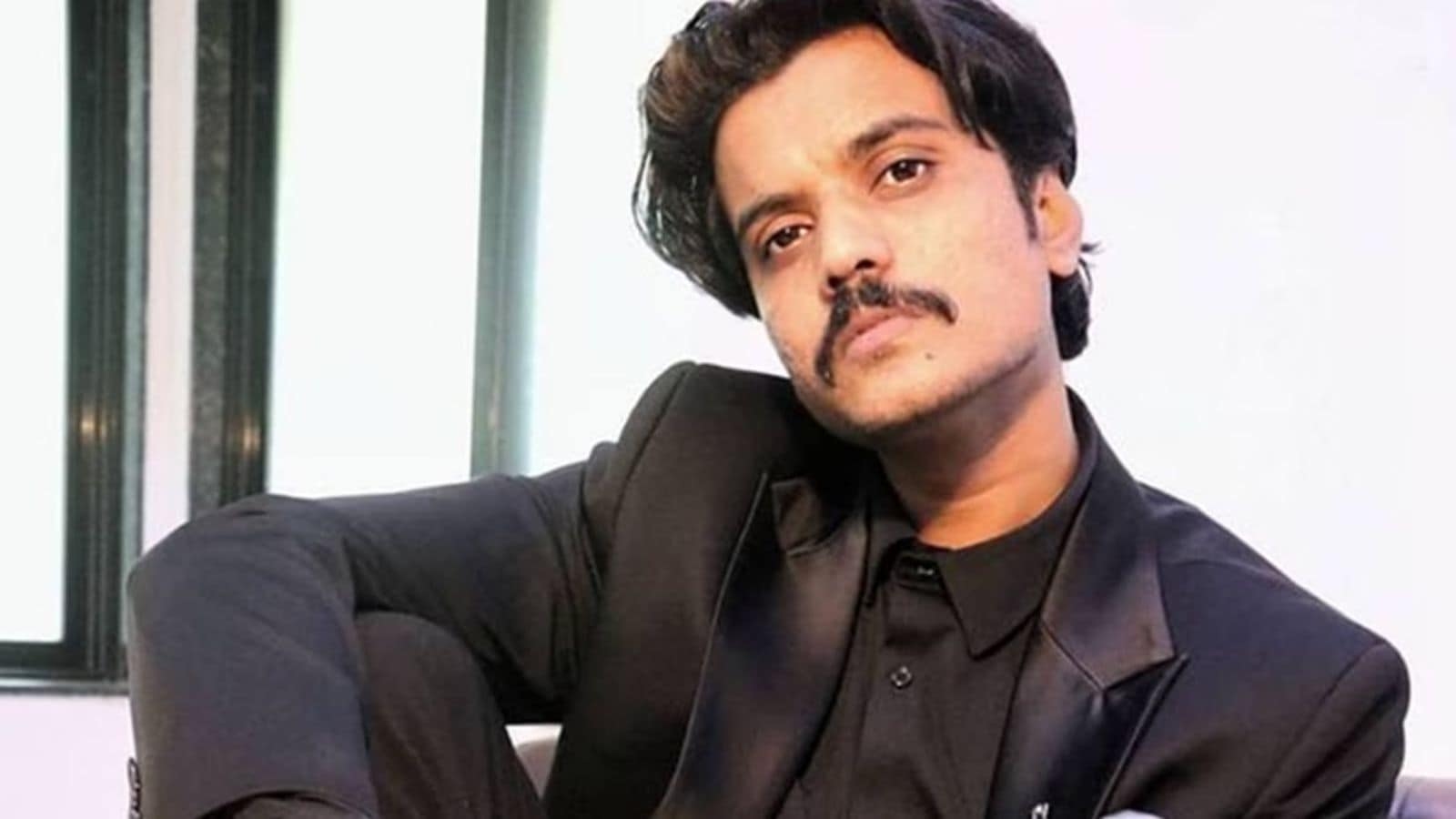 Panchayat actor Aasif Khan discharged, says he had acid reflux: How to differentiate it from a heart attack?