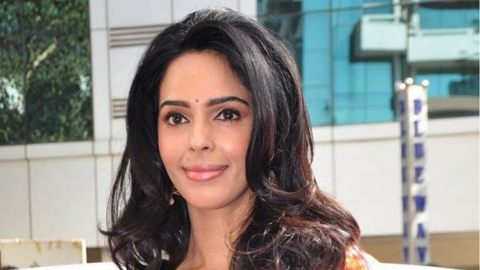 Mallika Sherawat urges fans to embrace natural beauty, say ‘no to Botox': ‘Instead of chasing youth with these…'