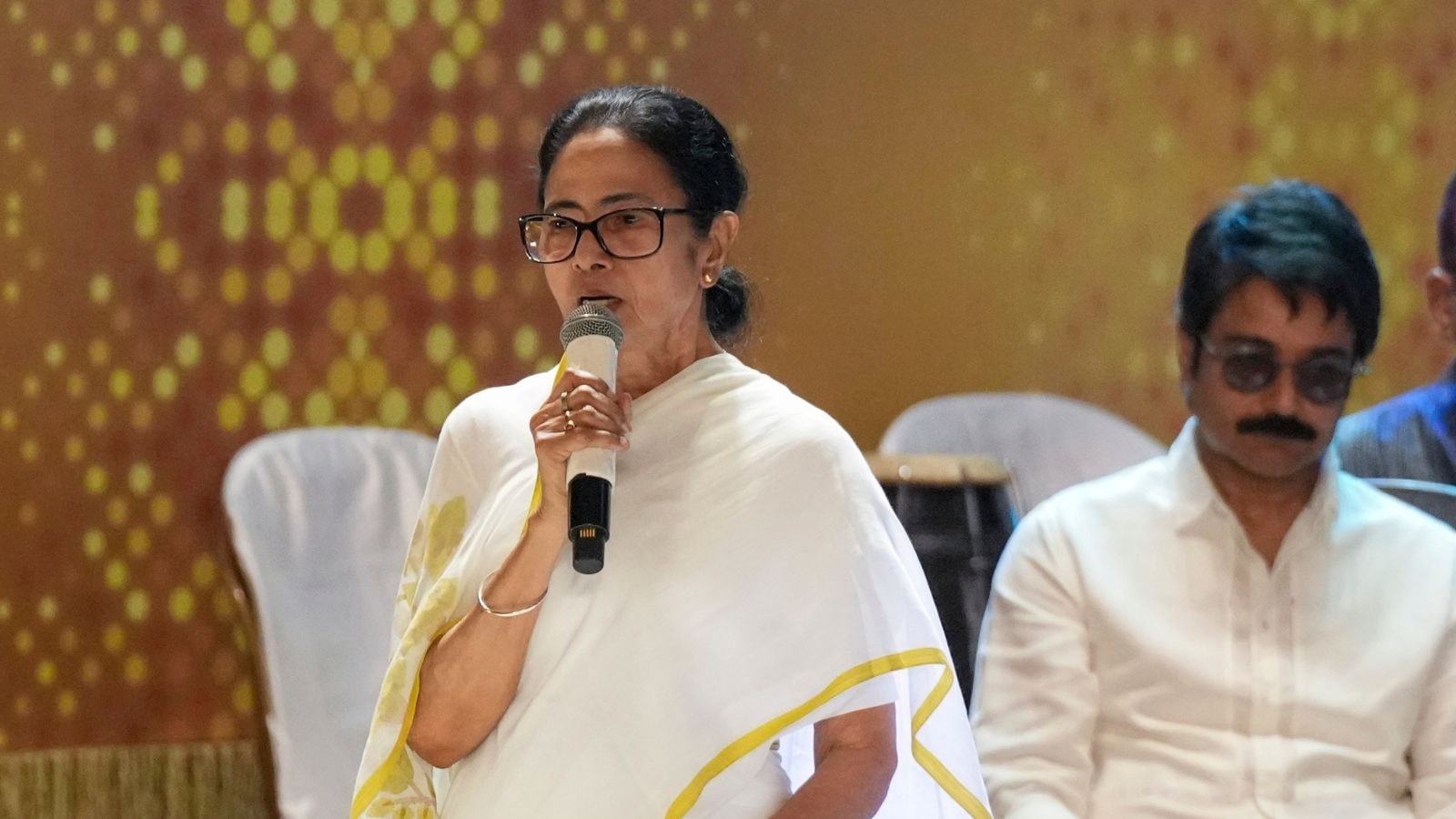 Mamata to meet Durga Puja organisers on July 31, launch ‘bhasha andolan' march tomorrow
