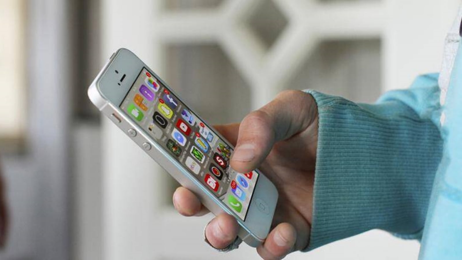 1 in 3 US smartphone imports now made in India, China's lead shrinks