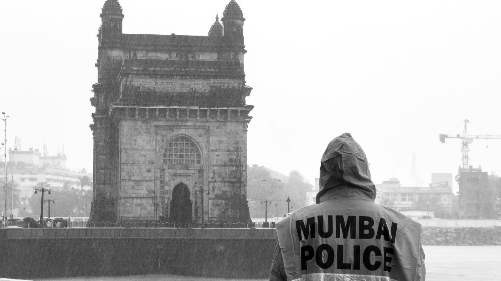 Two Mumbai cops suspended for kidnapping, extorting pan stall owner