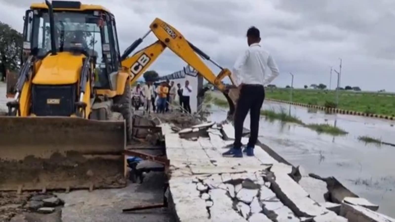 Boundary wall at Madhya Pradesh's recently inaugurated Rewa airport collapses after heavy rain