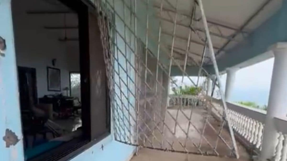 Theft at Sangeeta Bijlani's bungalow: Cops probing two suspicious finger prints, FIR lodged