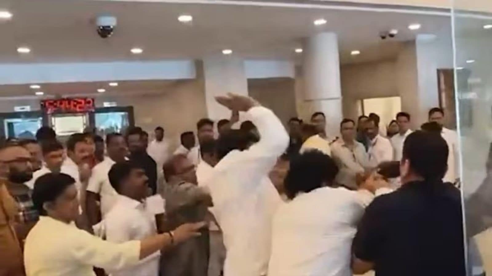 Two booked over Maharashtra Vidhan Bhavan scuffle granted bail