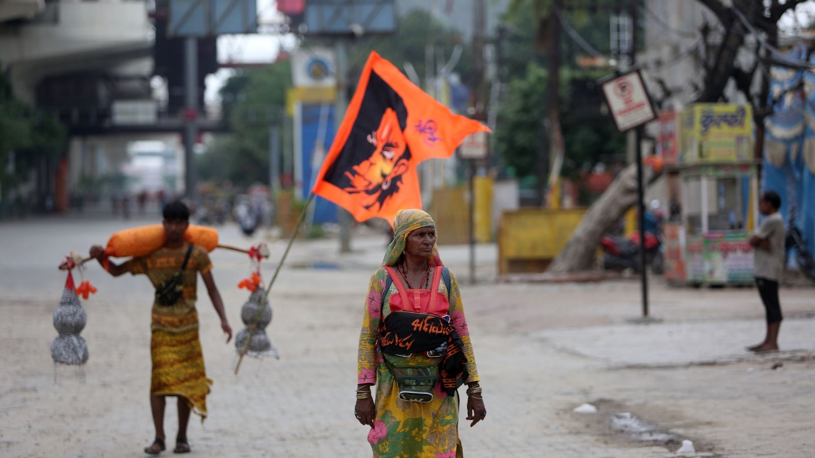 ‘Consumer is king': Supreme Court says eateries along Kanwar Yatra route must display licence, registration
