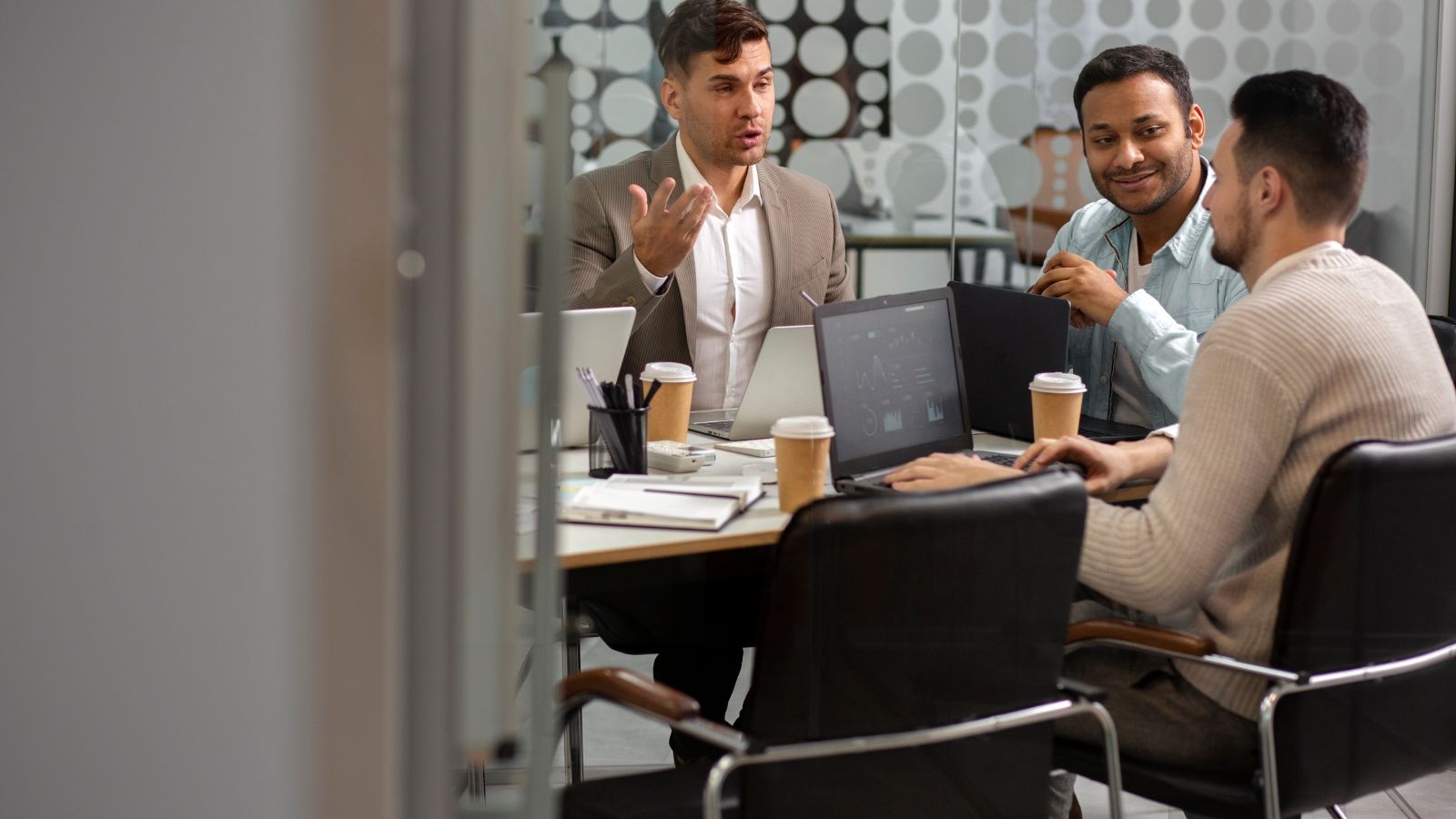 Mid-career professionals driving AI adoption in Indian workplaces: Indeed's Work Ahead report