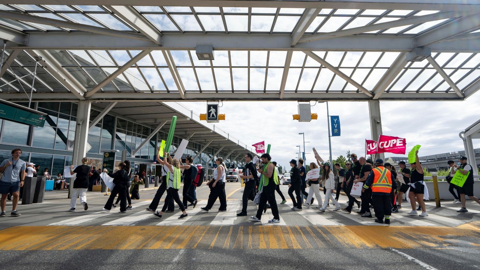 As Air Canada flight attendants defy government order, here's all you need to know