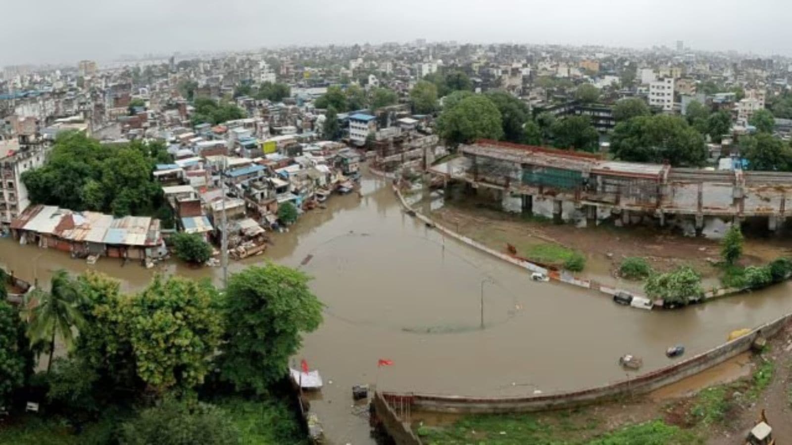 Study reveals how partial flood defences in Surat shifted risk toward vulnerable communities