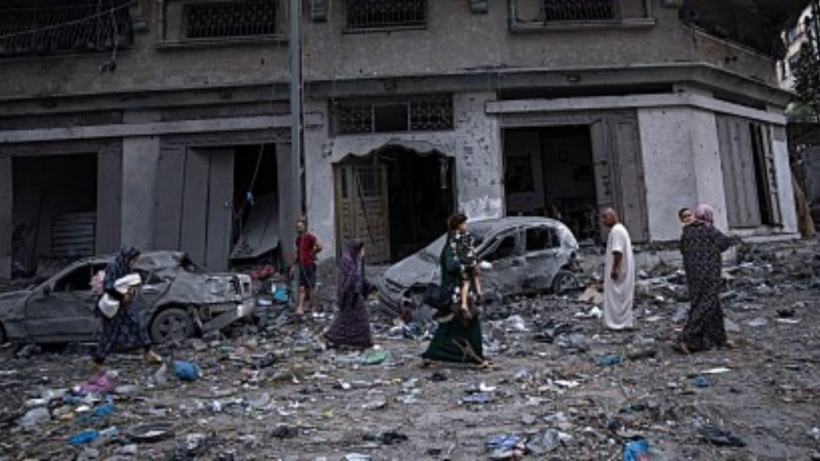 Israeli minister prays at flashpoint holy site as officials say 27 aid-seekers killed in Gaza