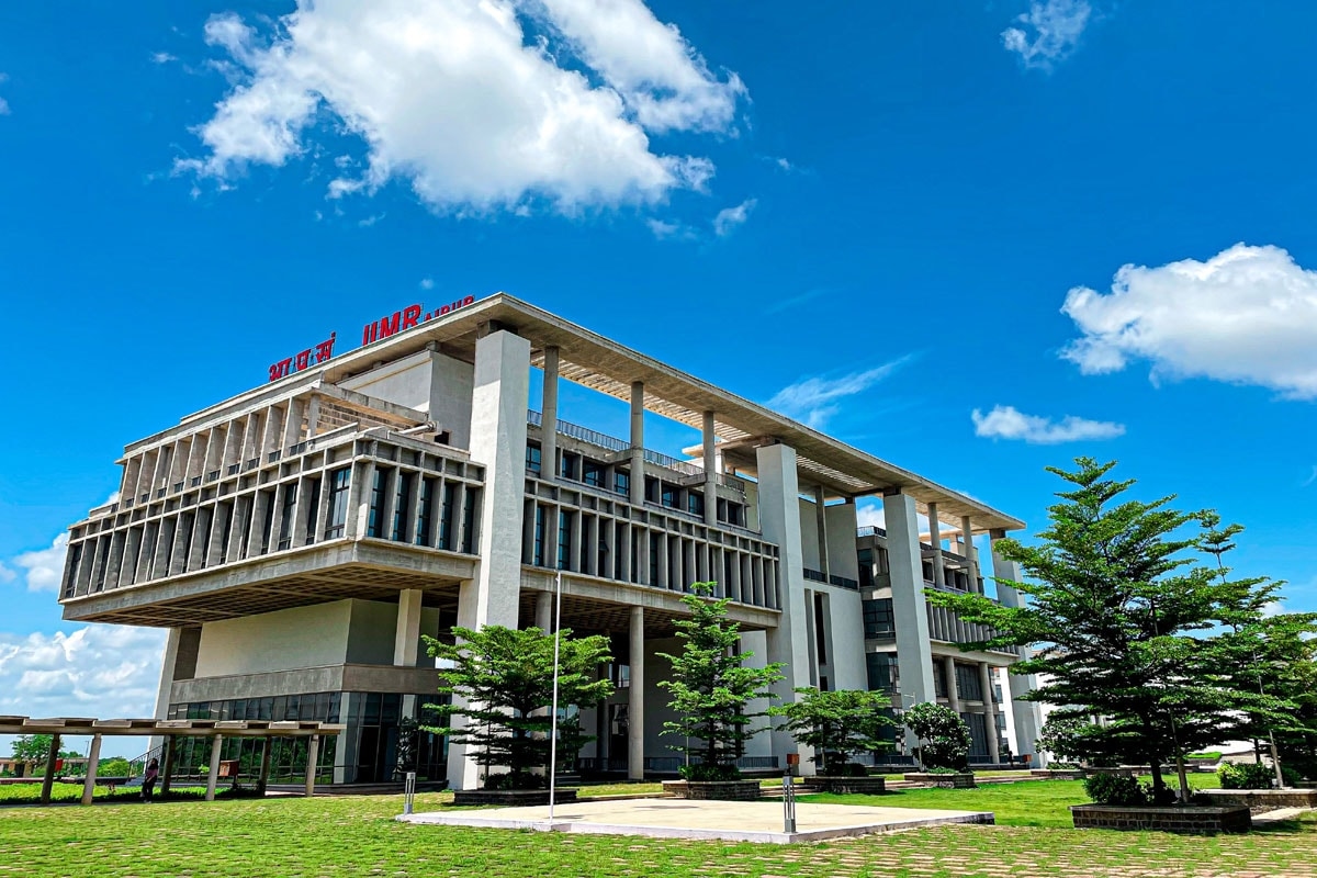 IIM Raipur, Emeritus launch 12-month online general management programme for professionals