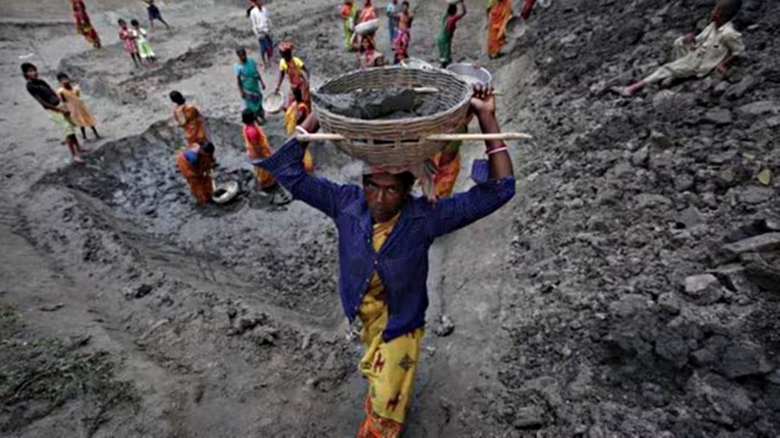 Cloud over MGNREGS restart in Bengal as Centre yet to clear labour budget