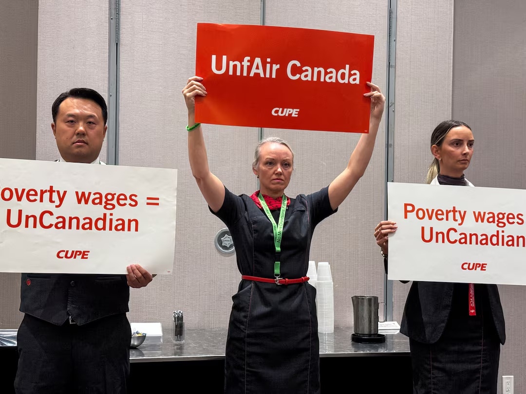 Air Canada flight attendants' union asks Jobs Minister not to intervene in negotiations as shutdown looms