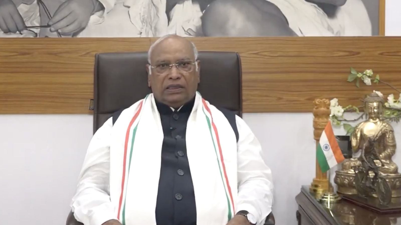 ‘Reddy a fearless champion of equality': Mallikarjun Kharge introduces V-P candidate to Opp leaders