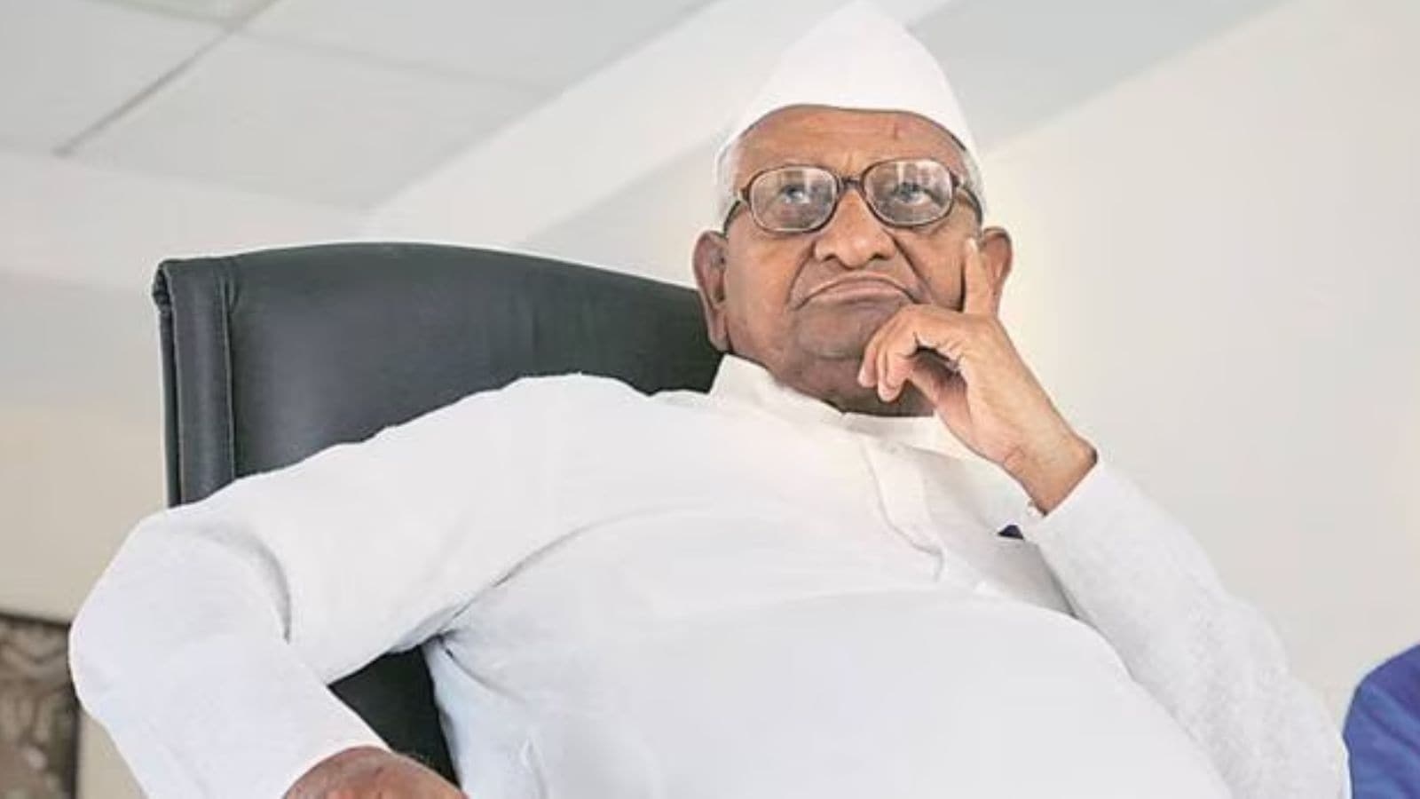 Why are you silent on ‘vote theft' issue?: Congress flays Anna Hazare after he scorns posters urging him to ‘wake up'