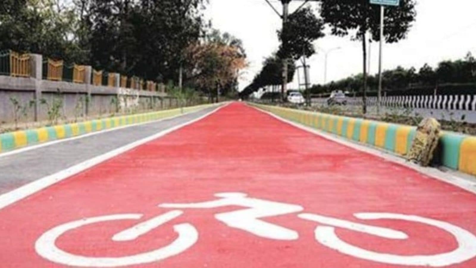 MMRDA begins dismantling cycle tracks in Mumbai's BKC to address traffic woes