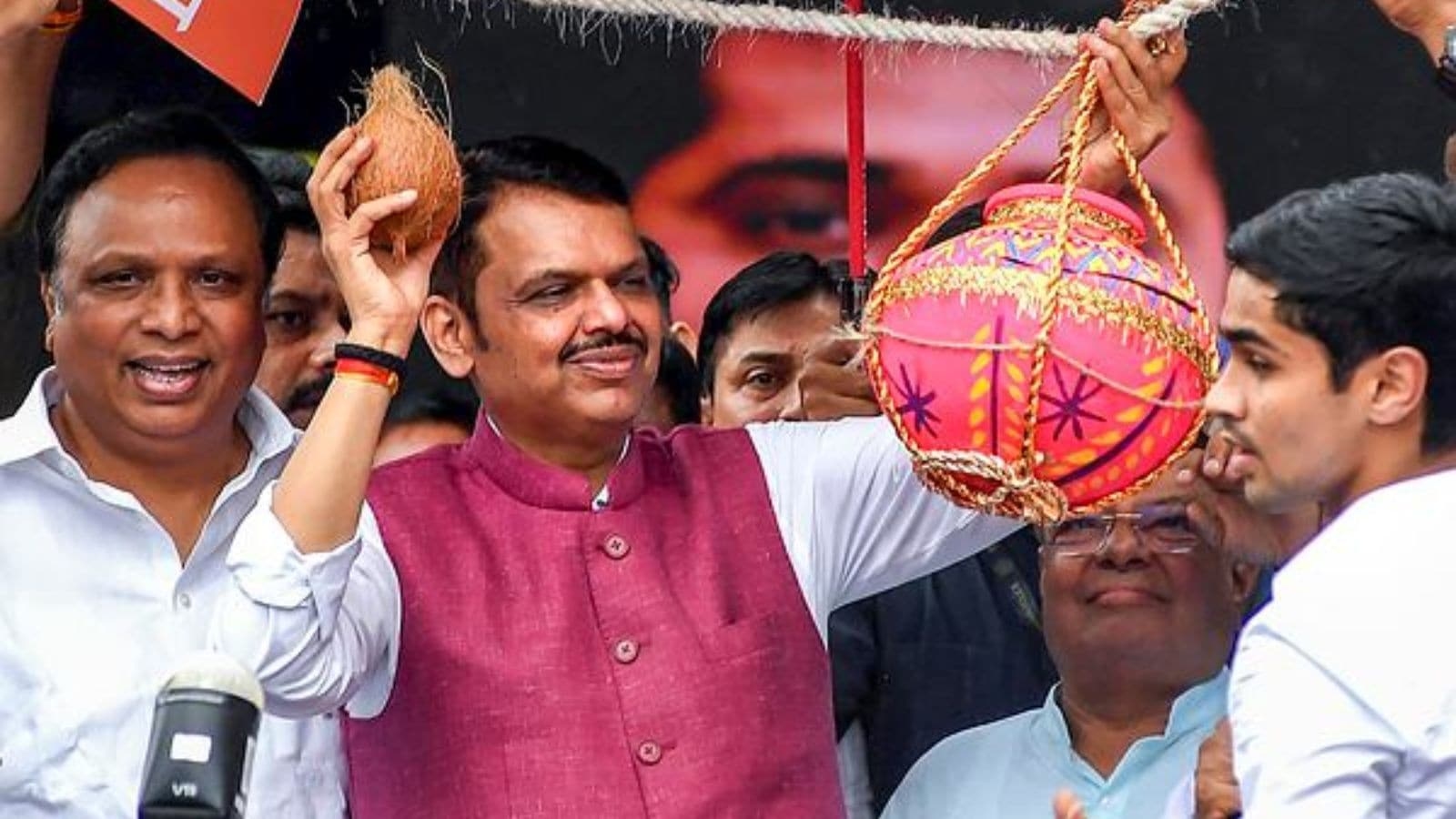 ‘BMC set for parivartan, BJP to replace those who looted people,' says Maharashtra CM Devendra Fadnavis at Mumbai Dahi Handi event
