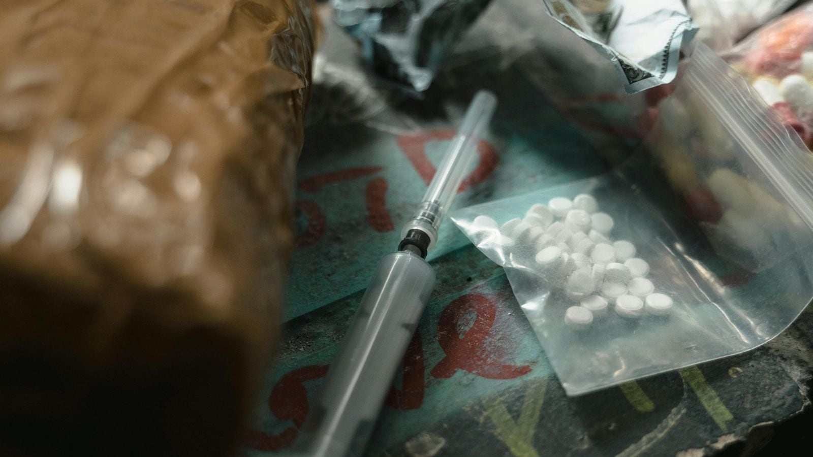 2 arrested with 18 gram heroin