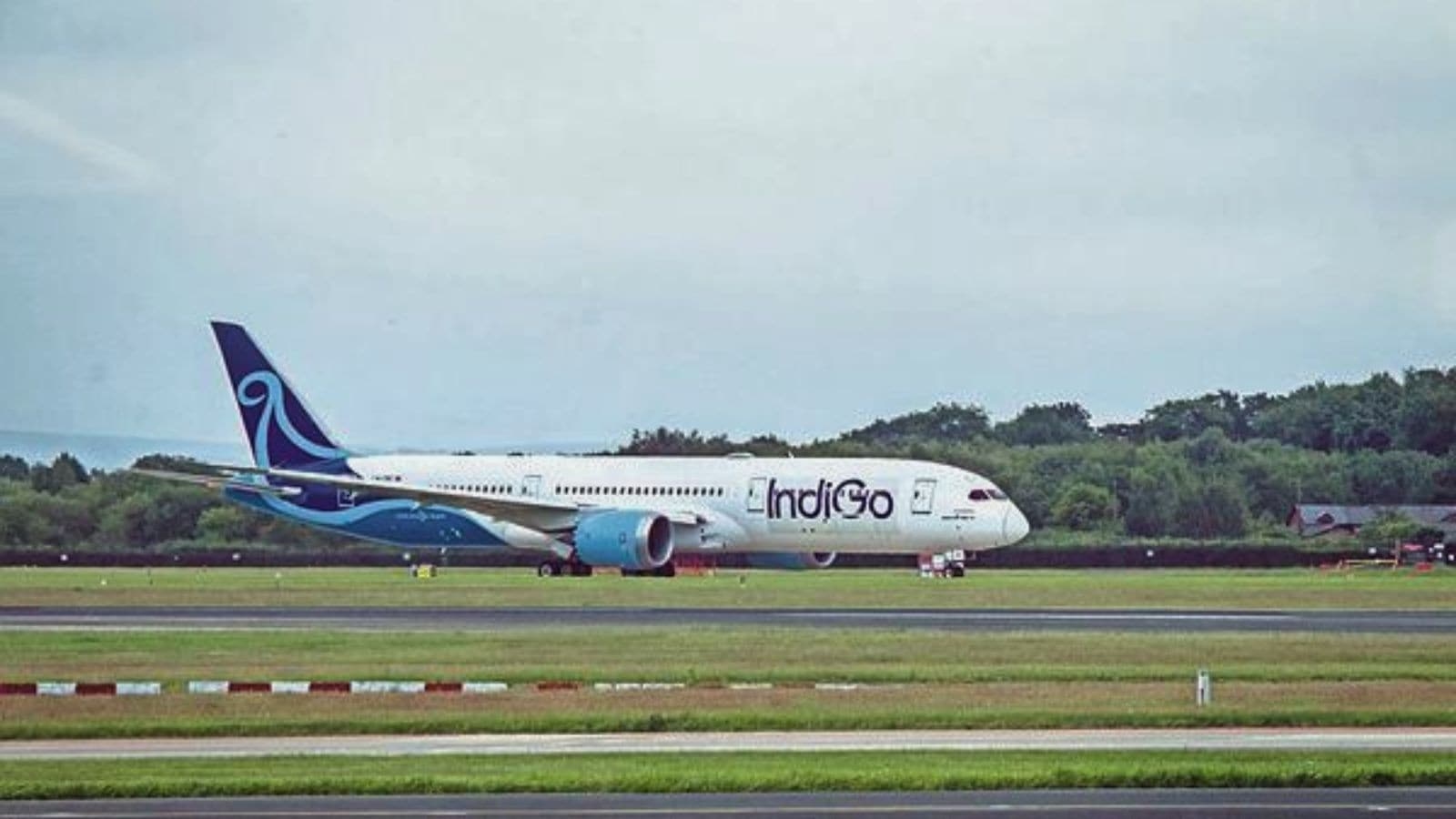 IndiGo A321 suffers tailstrike at Mumbai airport during go-around in inclement weather