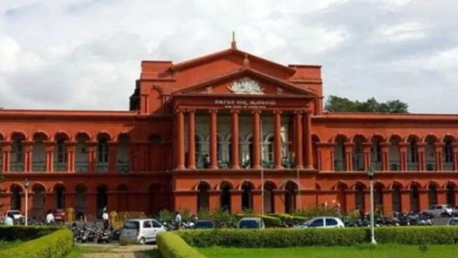 Denial of admission to private unaided school not a violation of right to education: Karnataka High Court
