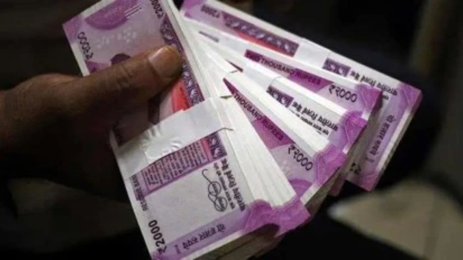 Corporate loan growth slows in April-June quarter as firms delay investments, shift to cheaper debt market
