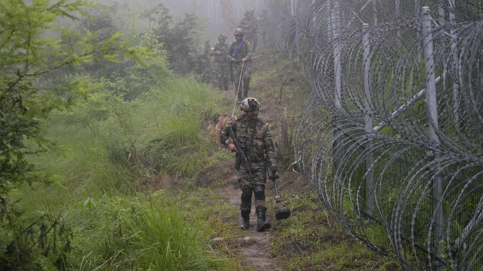 What is Army's 3-layered security on LoC ahead of Independence Day