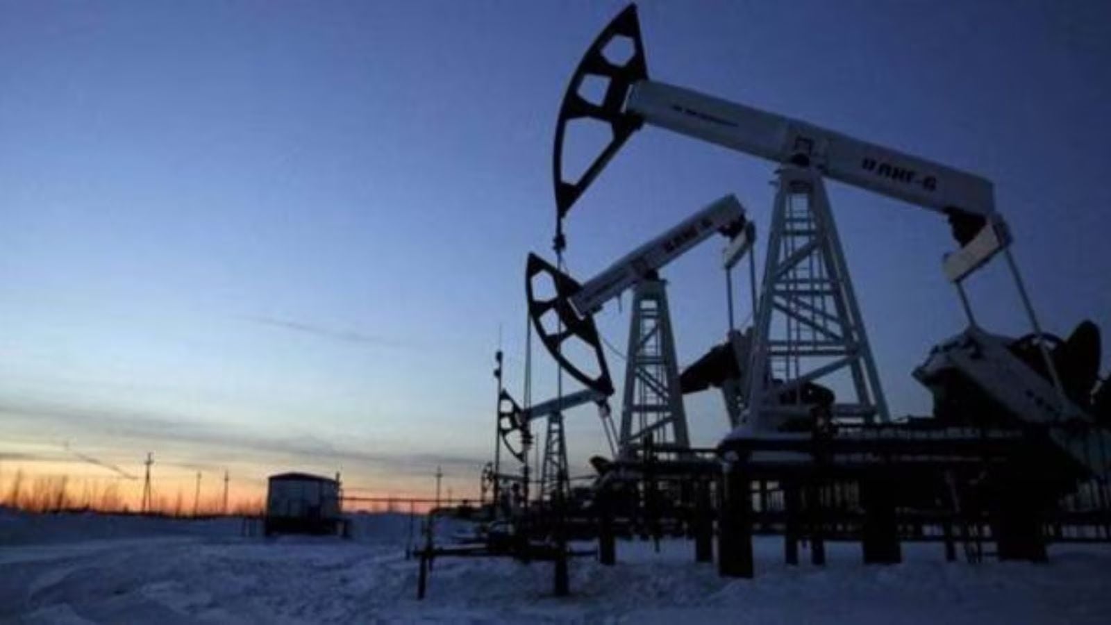 Trump's tariffs have forced no change in Indian refiners' Russian oil import strategy, say top officials