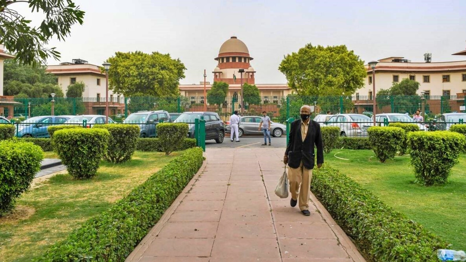 Supreme Court bans hand-pulled rickshaws in Matheran
