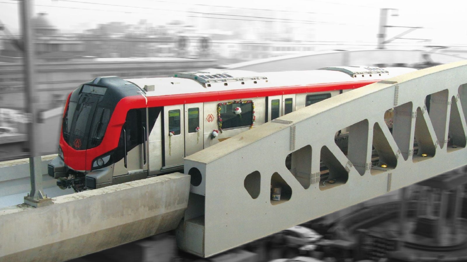 What is the operational length of metro rail networks in Uttar Pradesh?