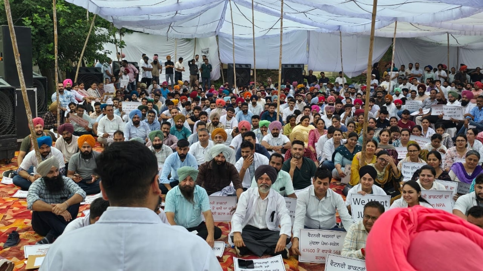 ‘AAP failed Bhagat Singh, his ideals': Vets protest for pay parity in Khatkar Kalan