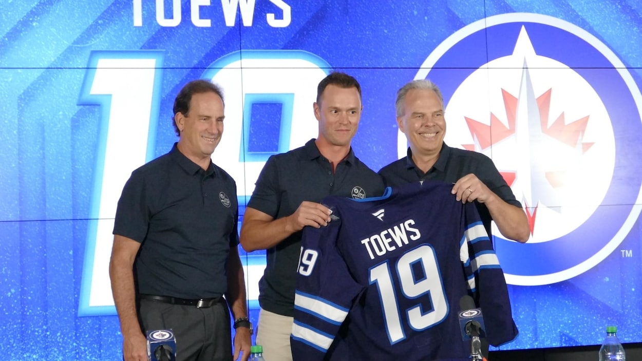 À Winnipeg, Jonathan Toews revient à la maison avec les Jets