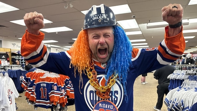 Canada's team? Canadians from coast to coast jumping on the Oilers bandwagon